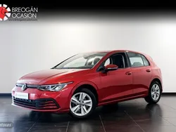 Rojo Usado 2021 VW Golf VIII Life Berlina | 22.900 € (Precio justo)
