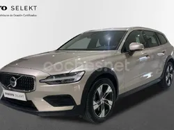 Amarillo Usado 2023 Volvo V60 CC Core Familiar | 45.900 € (Caro)