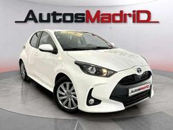 Amarillo Usado 2022 Toyota Yaris Hybrid Active Berlina | 16.490 € (Buen precio)