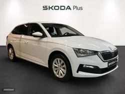 Blanco Usado 2024 Skoda Scala Selection Utilitario | 20.800 € (Precio justo)