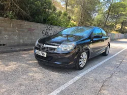 Negro Usado 2007 Opel Astra GTC Enjoy Berlina | 4700 € (Precio justo)