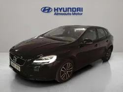 Negro Usado 2018 Volvo V40 Momentum Familiar | 15.500 € (Precio justo)