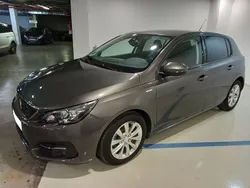Gris oscuro Usado 2018 Peugeot 308 Style Utilitario | 16.500 €