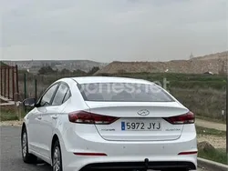 Blanco Usado 2017 Hyundai Elantra Berlina | 10.400 €