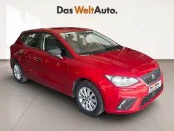 Rojo metalizado Usado 2017 Seat Ibiza Reference Berlina | 12.990 € (Precio justo)