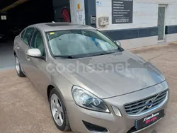 Beige Usado 2011 Volvo S60 Summum Berlina | 10.990 €