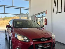 Burdeos Usado 2012 Ford Focus Titanium Utilitario | 5900 € (Precio justo)