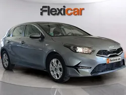 Gris Usado 2022 Kia Ceed Berlina | 13.990 € (Buen precio)
