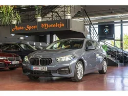 Gris Usado 2021 BMW 118 Sport Line Utilitario | 20.900 € (Precio justo)