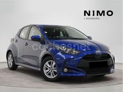 Azul Usado 2021 Toyota Yaris Hybrid Active Berlina | 20.490 € (Un poco caro)