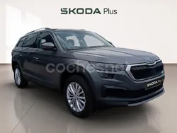 Gris / plateado Usado 2024 Skoda Kodiaq Ambition SUV | 31.990 € (Buen precio)