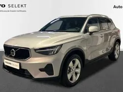 Plateado Usado 2024 Volvo XC40 Core SUV | 33.500 € (Buen precio)