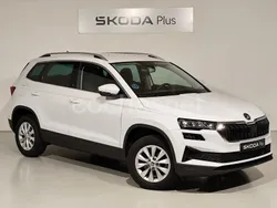 Blanco Usado 2024 Skoda Karoq Selection SUV | 26.900 € (Un poco caro)