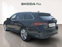 Azul Usado 2024 Skoda Octavia Familiar | 34.190 € (Caro)