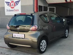Gris / plata Usado 2014 Toyota Aygo X-cite Utilitario | 3989 € (Buen precio)