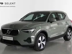 Verde Usado 2023 Volvo XC40 Core SUV | 35.600 € (Caro)