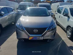 Gris Usado 2022 Nissan Qashqai Acenta SUV | 15.800 €
