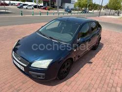 Azul Usado 2005 Ford Focus Trend Berlina | 2400 € (Precio justo)
