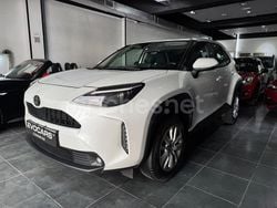 Blanco Usado 2023 Toyota Yaris Hybrid Style SUV | 20.990 € (Buen precio)