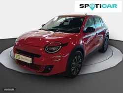Rojo Usado 2024 Fiat 600 Red | 28.500 € (Precio justo)