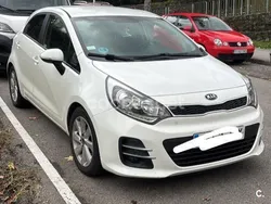 Blanco Usado 2016 Kia Rio Berlina | 8700 € (Precio justo)
