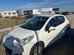Blanco Usado 2011 Peugeot 207 Utilitario | 4800 € (Precio justo)