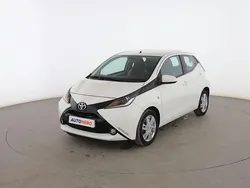 Blanco Usado 2015 Toyota Aygo X-play Utilitario | 10.999 € (Precio justo)