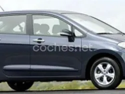 Gris / plata Usado 2006 Honda FR-V Comfort Monovolumen | 7000 €