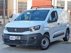 Blanco Usado 2019 Peugeot Partner Premium Monovolumen | 14.950 €