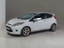 Blanco Usado 2009 Ford Fiesta Sport Utilitario | 8150 € (Un poco caro)