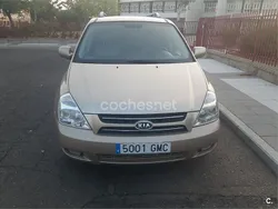 Beige Usado 2009 Kia Carnival Monovolumen | 6990 € (Un poco caro)