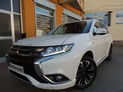 Blanco Usado 2017 Mitsubishi Outlander P-HEV SUV | 15.990 € (Precio justo)
