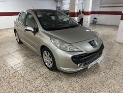 Gris Usado 2007 Peugeot 207 Premium Utilitario | 5750 €