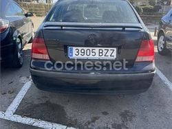 Negro Usado 2002 VW Bora Conceptline Berlina | 1200 €