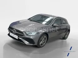 Gris / plata Usado 2023 Mercedes A250 Advanced Berlina | 31.890 € (Precio justo)