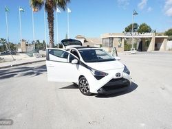 Blanco Usado 2019 Toyota Aygo X-play Utilitario | 10.900 € (Precio justo)