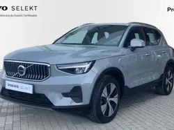 Gris Usado 2023 Volvo XC40 Core SUV | 34.500 €