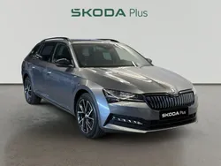 Gris Usado 2023 Skoda Superb SportLine Familiar | 33.900 €