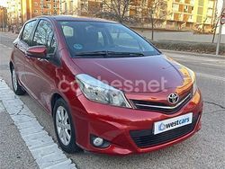 Granate Usado 2013 Toyota Yaris Active Berlina | 7800 € (Buen precio)