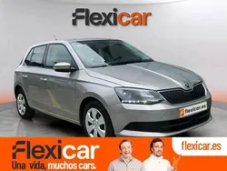 Gris / plata Usado 2015 Skoda Fabia Active Berlina | 8990 € (Precio justo)