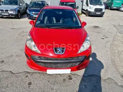 Rojo Usado 2006 Peugeot 207 Berlina | 2780 € (Buen precio)