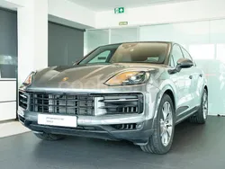 Gris / plata Usado 2024 Porsche Cayenne SUV | 109.890 € (Precio justo)
