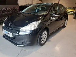 Negro Usado 2015 Peugeot 208 Access Utilitario | 7800 € (Un poco caro)