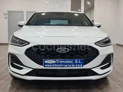 Blanco Usado 2022 Ford Focus ST-Line Berlina | 21.300 € (Precio justo)