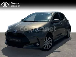 Verde Usado 2023 Toyota Yaris Hybrid Active Berlina | 21.990 € (Precio justo)
