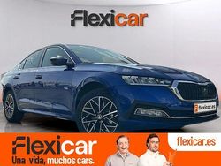 Azul Nuevo 2025 Skoda Octavia SportLine Berlina | 27.990 € (Super precio)