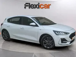 Azul Usado 2023 Ford Focus ST-Line Berlina | 16.790 € (Precio justo)