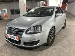 Gris / plata Usado 2009 VW Jetta Advance Berlina | 7650 € (Precio justo)