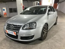 Gris / plata Usado 2009 VW Jetta Advance Berlina | 7950 € (Un poco caro)