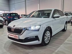 Blanco Usado 2023 Skoda Scala Ambition Utilitario | 16.999 € (Precio justo)